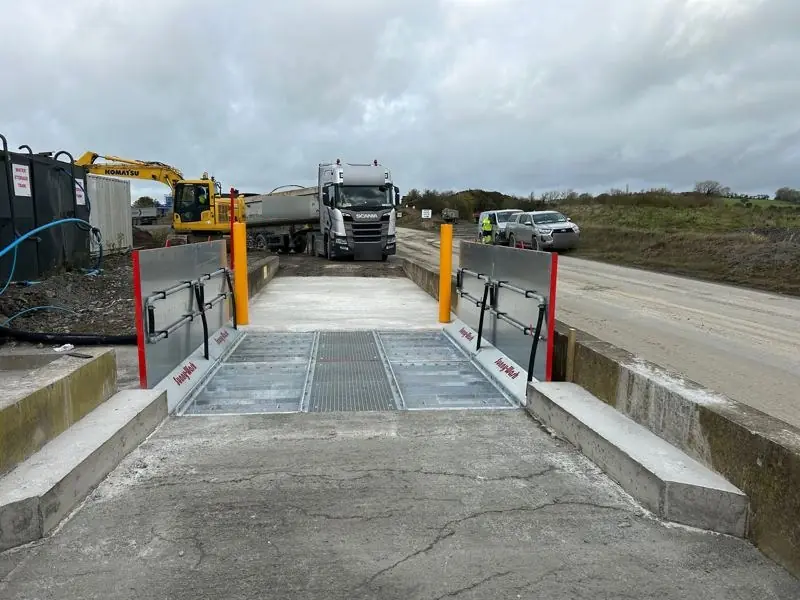 SiteWash 4 drive-through wheel wash
